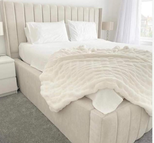 High Sides Wing Stripe Bed