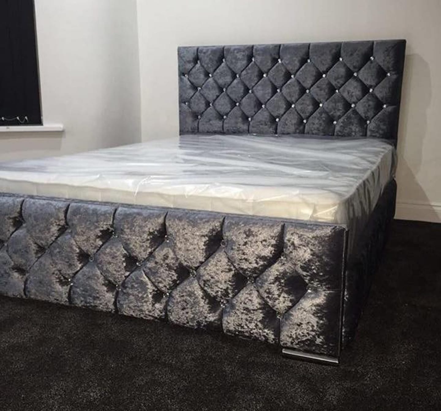 Chesterfield Bed