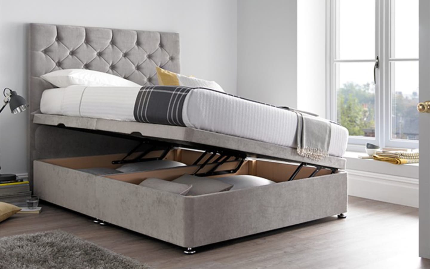 Arianna Chesterfield Ottoman Bed