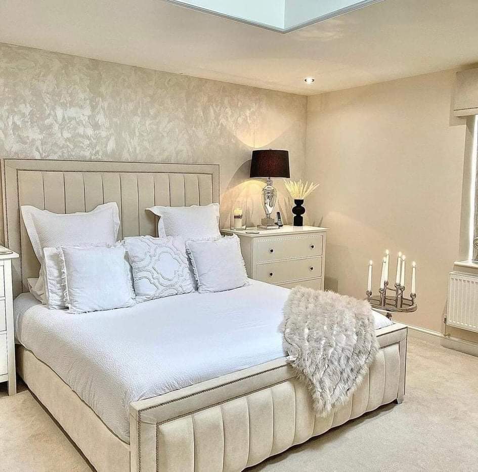 Beaded Border Stripe Bed